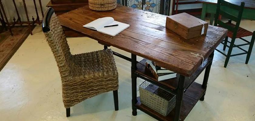 Beautiful PVC Furniture with Reclaimed Wood